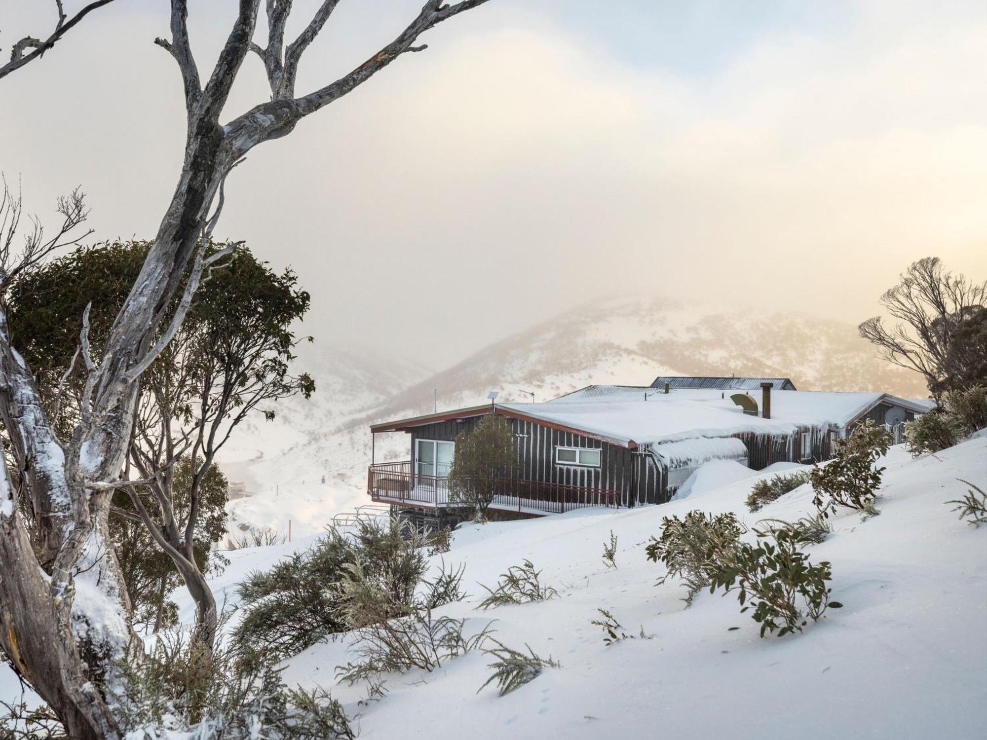 Guthega Inn Perisher Valley Exteriér fotografie